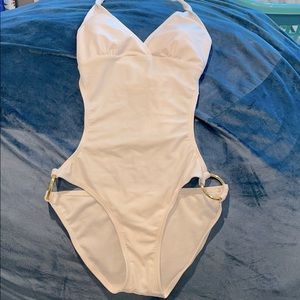 🩱NEW very cute white bikini 💕